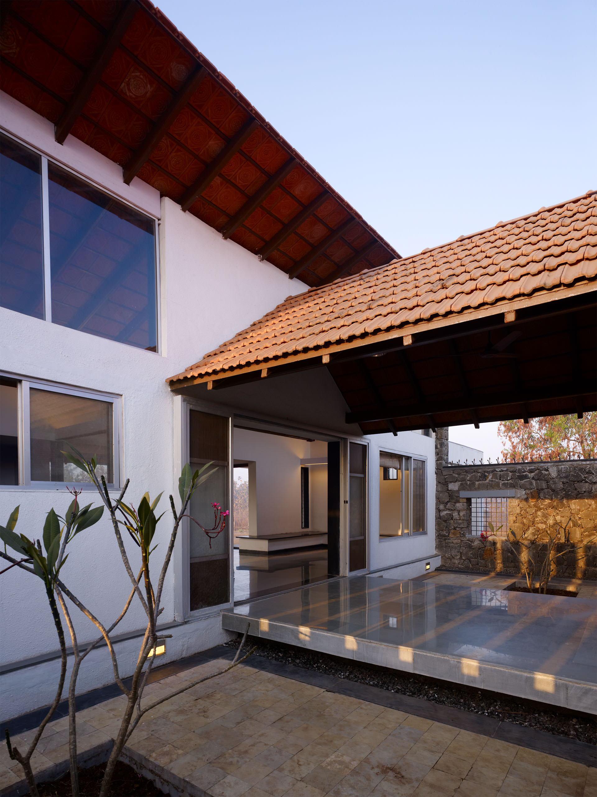 E12371 031790p j2560